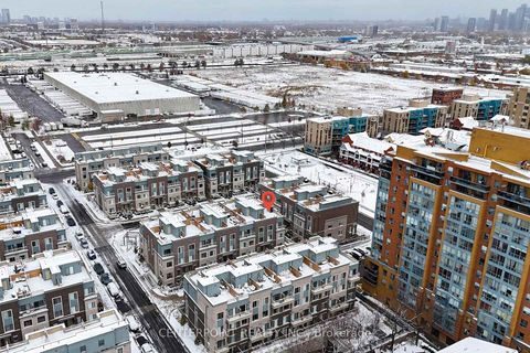 Photo 28 at 44 - 15 William Jackson Way, New Toronto, Toronto