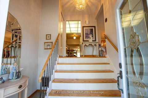 Photo 4 at 237 Apache Trail, Henry Farm, Toronto