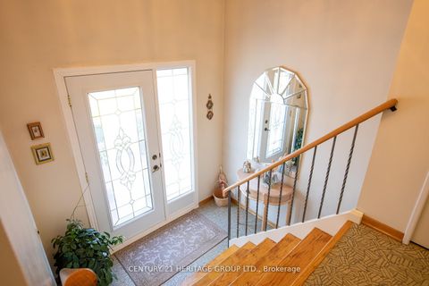 Photo 5 at 237 Apache Trail, Henry Farm, Toronto