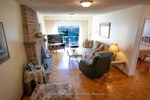 Photo 13 at 237 Apache Trail, Henry Farm, Toronto