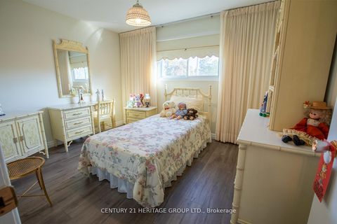 Photo 21 at 237 Apache Trail, Henry Farm, Toronto