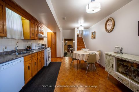 Photo 24 at 237 Apache Trail, Henry Farm, Toronto