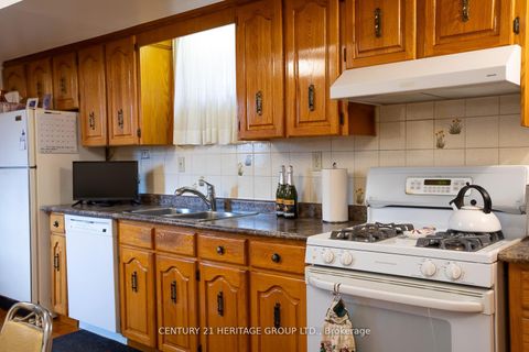 Photo 25 at 237 Apache Trail, Henry Farm, Toronto