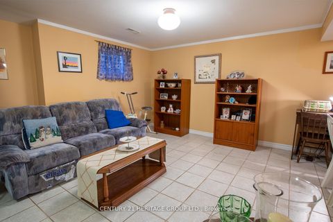 Photo 28 at 237 Apache Trail, Henry Farm, Toronto