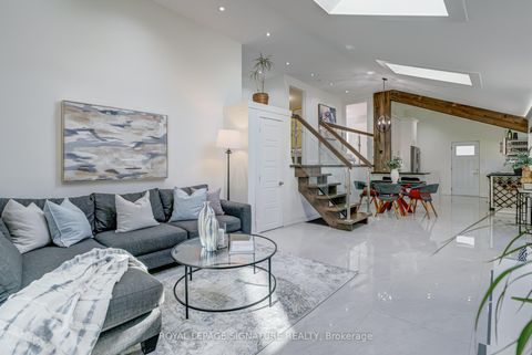 Photo 3 at 57 Munson Crescent, Bendale, Toronto