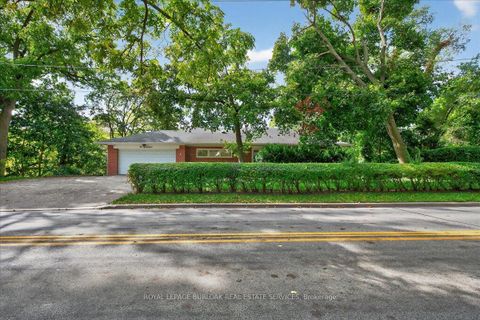 Photo 1 at 288 Trafalgar Road, OO Old Oakville, Oakville