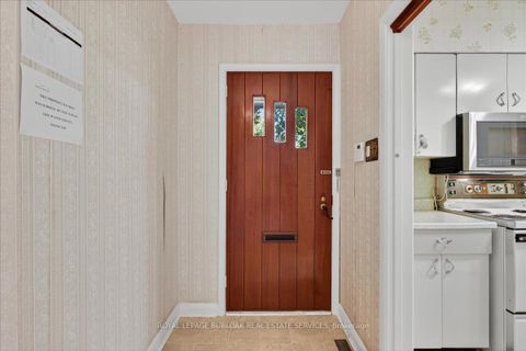 Photo 9 at 288 Trafalgar Road, OO Old Oakville, Oakville