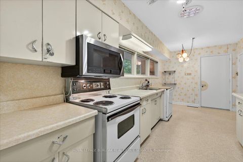 Photo 10 at 288 Trafalgar Road, OO Old Oakville, Oakville