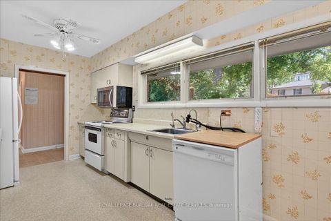 Photo 11 at 288 Trafalgar Road, OO Old Oakville, Oakville