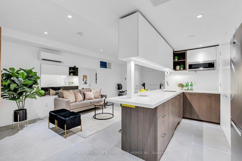 Photo 32 at 18 Astley Avenue, Moore Park, Toronto