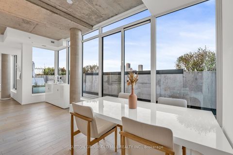 Photo 7 at 601 - 130 Rusholme Road, Dufferin Grove, Toronto