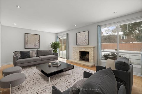 Photo 7 at 371 Woodsworth Road, Windfields, Toronto