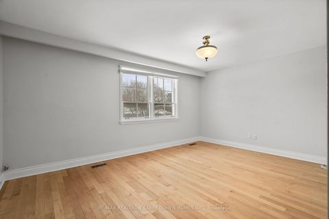 Photo 16 at 371 Woodsworth Road, Windfields, Toronto