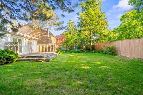 Photo 22 at 371 Woodsworth Road, Windfields, Toronto