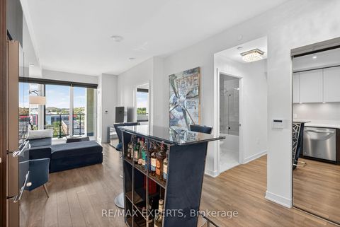 Photo 5 at 831 - 100 Eagle Rock Way, Maple, Vaughan