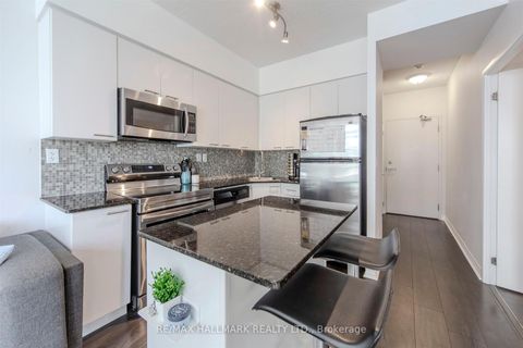 Photo 9 at 1001 - 15 Bruyeres Mews, Niagara, Toronto