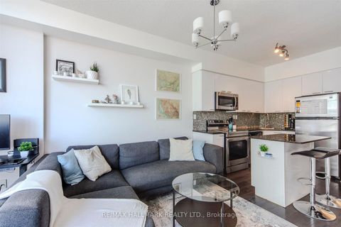 Photo 12 at 1001 - 15 Bruyeres Mews, Niagara, Toronto