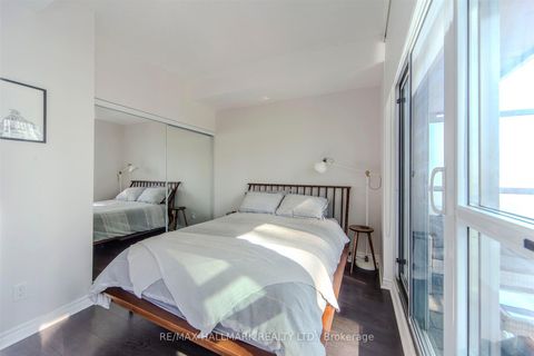 Photo 16 at 1001 - 15 Bruyeres Mews, Niagara, Toronto