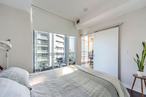 Photo 17 at 1001 - 15 Bruyeres Mews, Niagara, Toronto