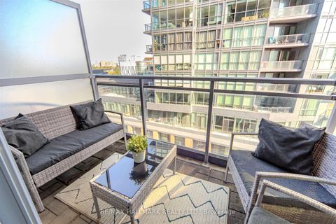 Photo 20 at 1001 - 15 Bruyeres Mews, Niagara, Toronto