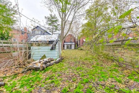 Photo 36 at 60 Gwynne Avenue, South Parkdale, Toronto