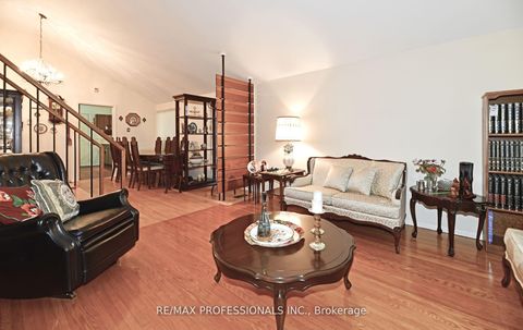 Photo 5 at 2 Lesterwood Crescent, Bendale, Toronto