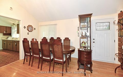 Photo 8 at 2 Lesterwood Crescent, Bendale, Toronto