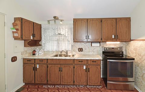 Photo 11 at 2 Lesterwood Crescent, Bendale, Toronto