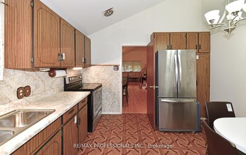 Photo 12 at 2 Lesterwood Crescent, Bendale, Toronto