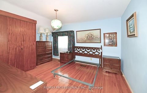 Photo 13 at 2 Lesterwood Crescent, Bendale, Toronto