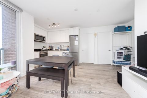 Photo 4 at 803 - 3100 Keele Street, CFB, Toronto
