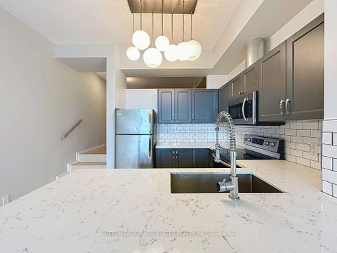 Photo 6 at 419 - 388 Richmond Street W, Waterfront Communities C1, Toronto