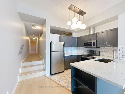 Photo 8 at 419 - 388 Richmond Street W, Waterfront Communities C1, Toronto