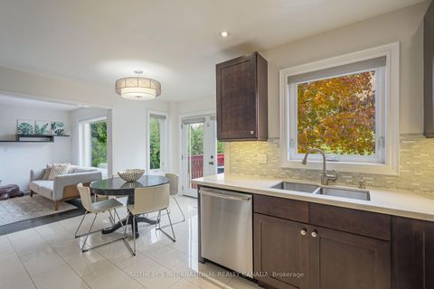 Photo 9 at 184 Veneto Drive, Vaughan Grove, Vaughan