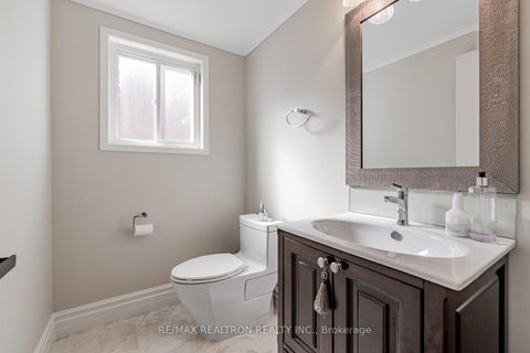 Photo 8 at 17 Abilene Court, Westbrook, Richmond Hill