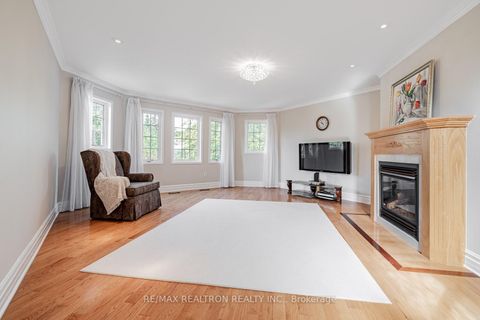 Photo 9 at 17 Abilene Court, Westbrook, Richmond Hill