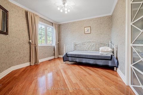 Photo 11 at 17 Abilene Court, Westbrook, Richmond Hill