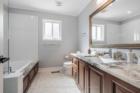 Photo 13 at 17 Abilene Court, Westbrook, Richmond Hill