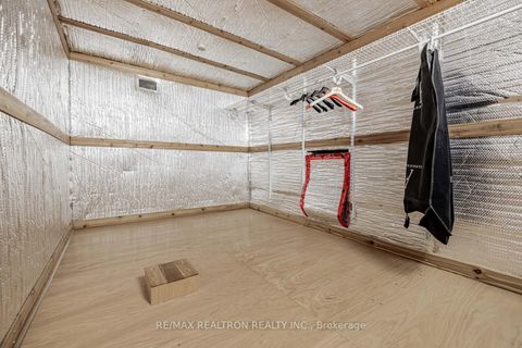 Photo 16 at 17 Abilene Court, Westbrook, Richmond Hill