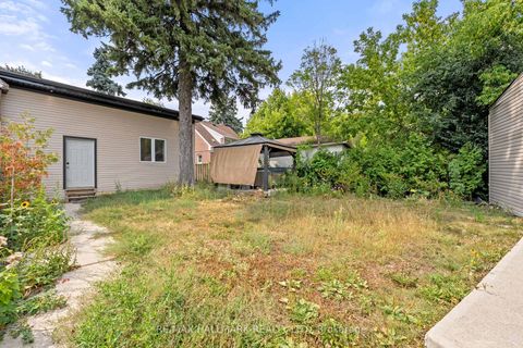 Photo 36 at 21 King High Avenue, Clanton Park, Toronto