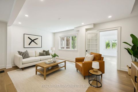 Photo 2 at 658 Davenport Road, Casa Loma, Toronto