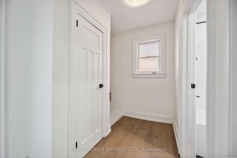 Photo 14 at 658 Davenport Road, Casa Loma, Toronto