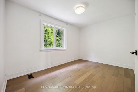 Photo 15 at 658 Davenport Road, Casa Loma, Toronto