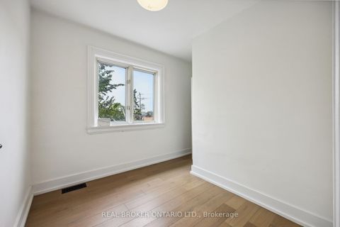 Photo 19 at 658 Davenport Road, Casa Loma, Toronto