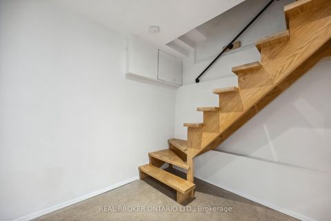 Photo 25 at 658 Davenport Road, Casa Loma, Toronto