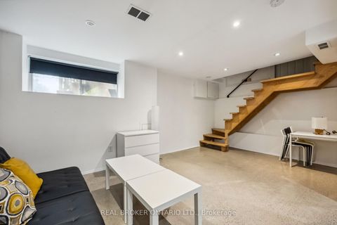 Photo 27 at 658 Davenport Road, Casa Loma, Toronto