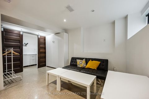 Photo 30 at 658 Davenport Road, Casa Loma, Toronto