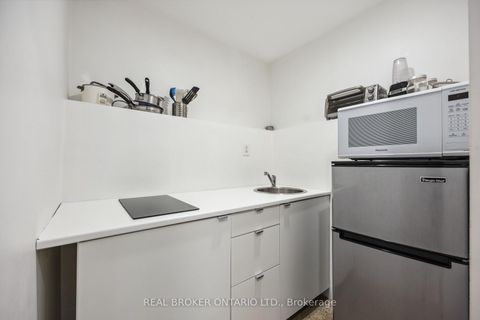 Photo 32 at 658 Davenport Road, Casa Loma, Toronto