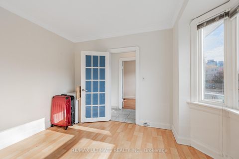 Photo 7 at 42 Carr Street, Chinatown, Toronto