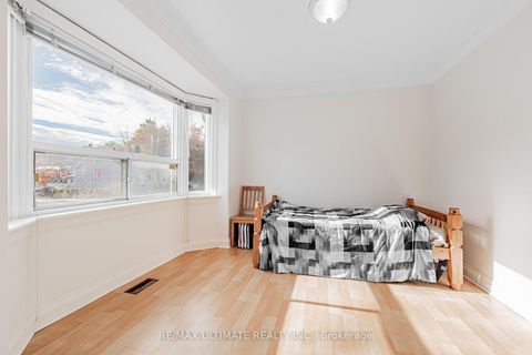 Photo 8 at 42 Carr Street, Chinatown, Toronto